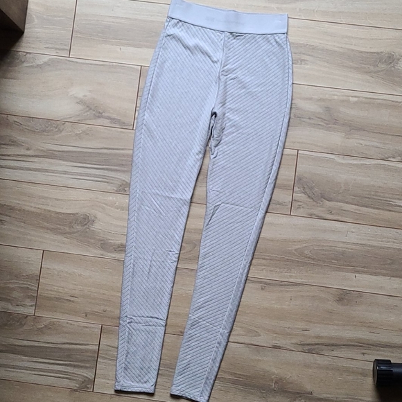 Uniqlo x Alexander Wang Ribbed Extra Warm Leggings - Picture 4 of 4